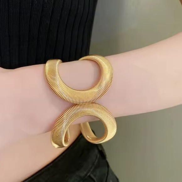 Vintage Cross Open Cuff Bracelet Chic Statement Jewelry - Picture 3 of 3